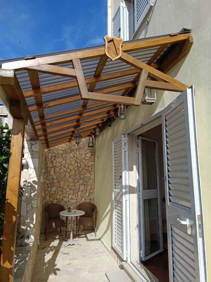 Rooms Rita Cres Exterior photo